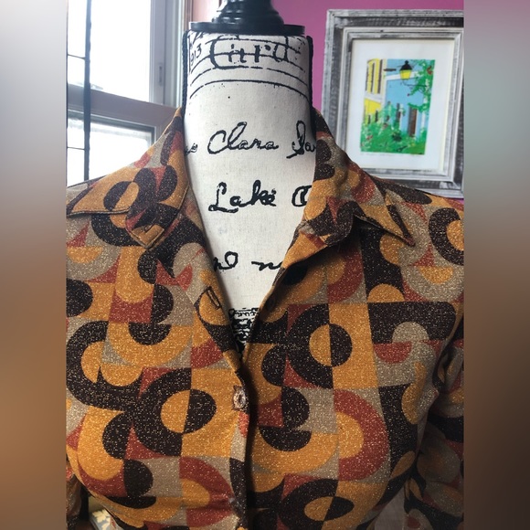 ZOOM Metallic Geometric Patterned Button Up - Picture 3 of 4